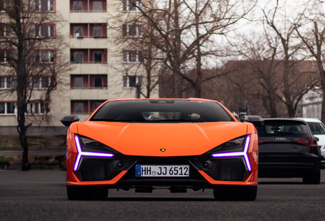 Lamborghini Revuelto