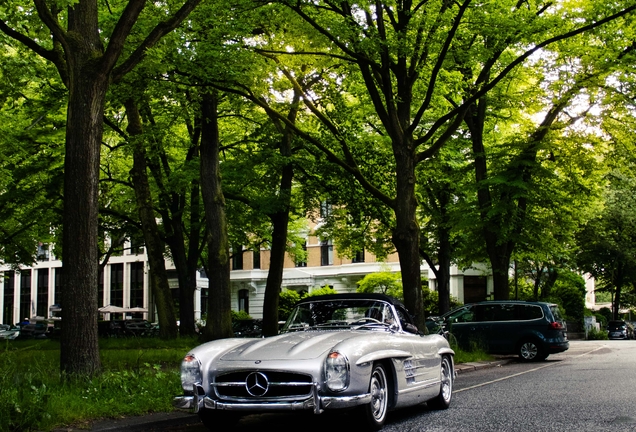 Mercedes-Benz 300SL Roadster