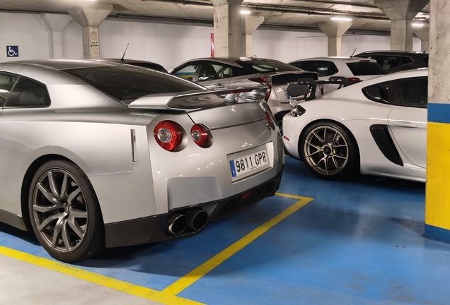 Nissan GT-R
