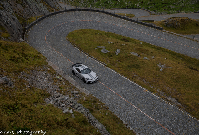 Porsche 718 Cayman GT4