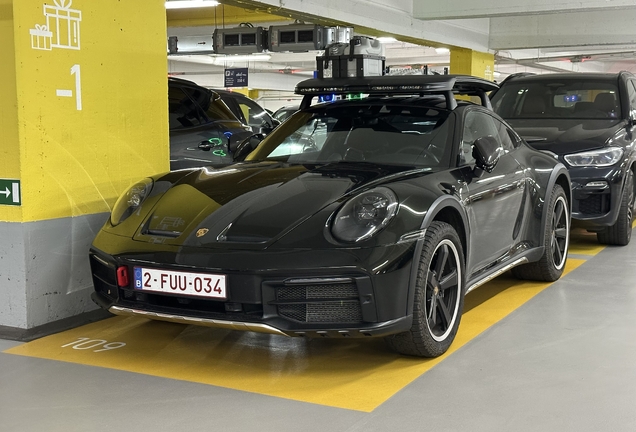 Porsche 992 Dakar