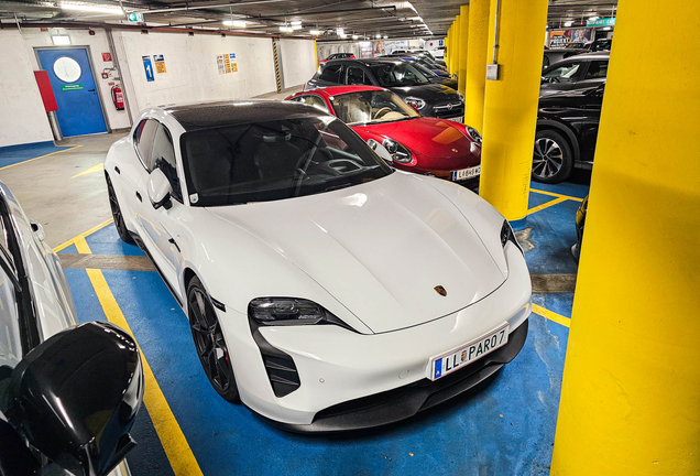 Porsche Taycan GTS Sport Turismo