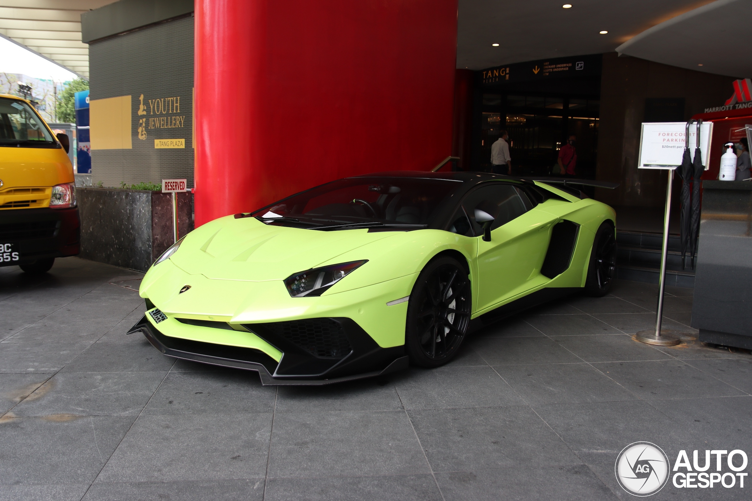 Lamborghini Aventador LP700-4