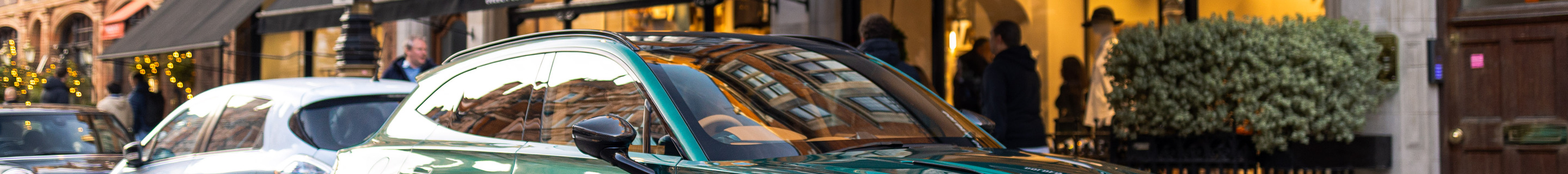 Aston Martin DBX S