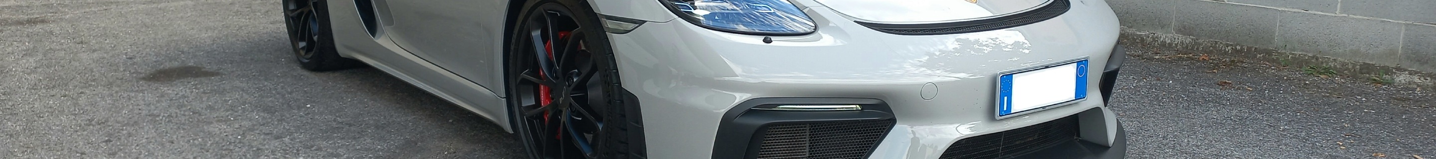 Porsche 718 Cayman GT4