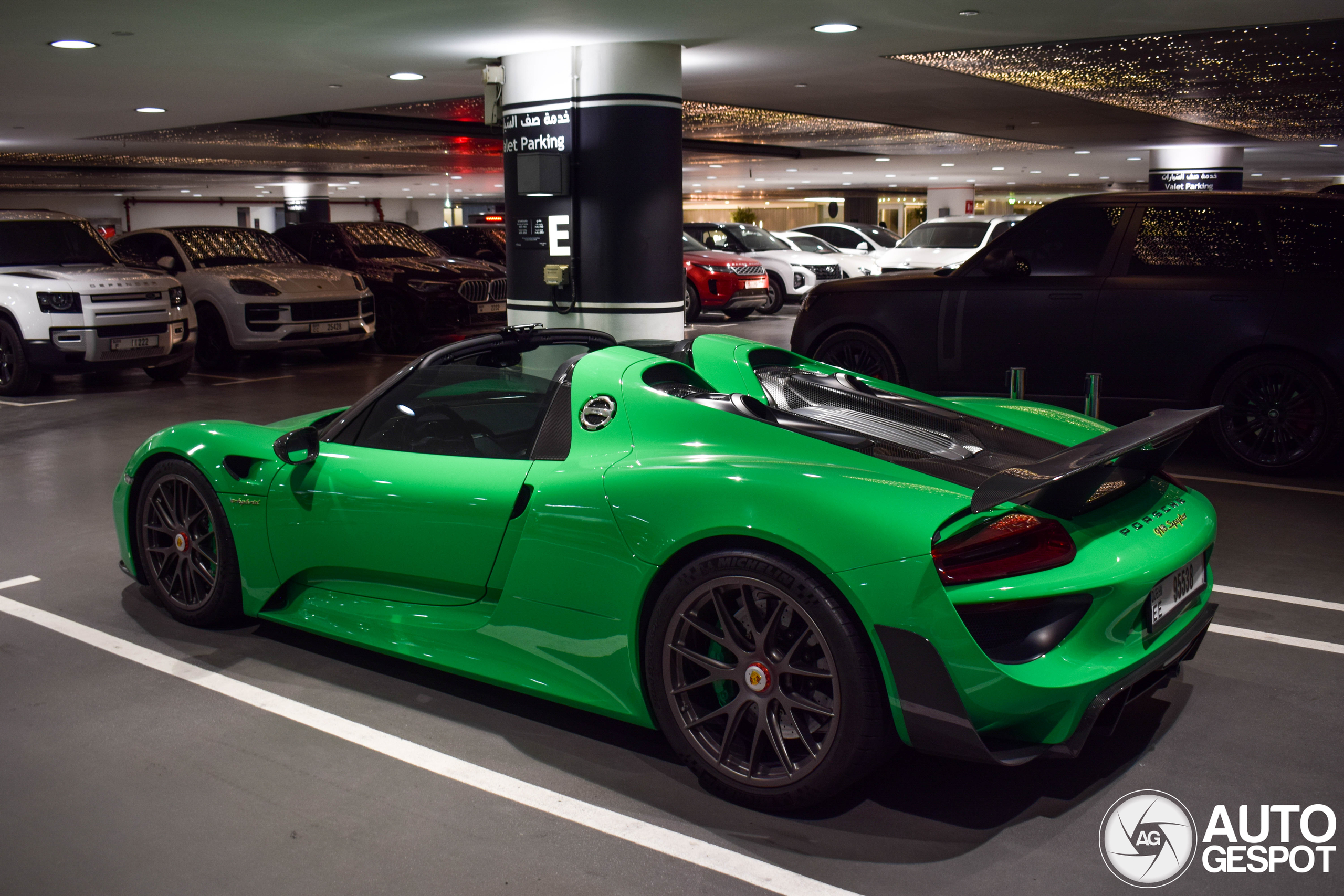 Porsche 918 Spyder Weissach Package