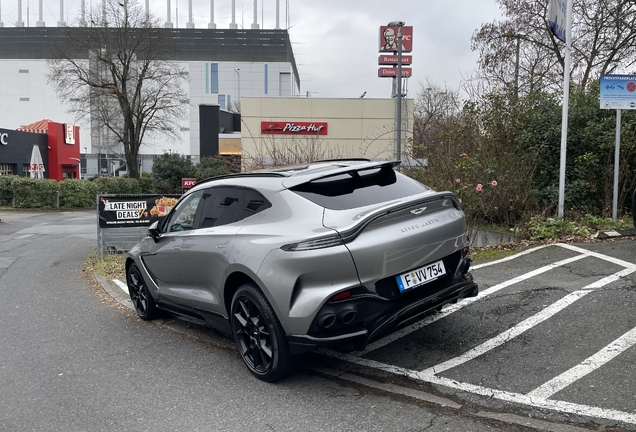 Aston Martin DBX707