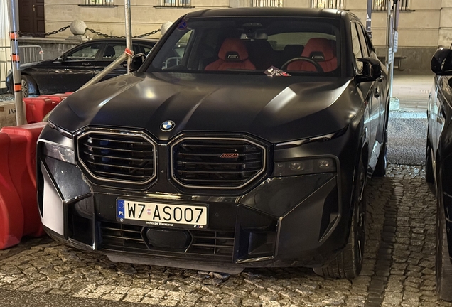 BMW XM G09 Label Red