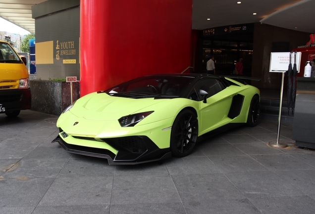 Lamborghini Aventador LP700-4
