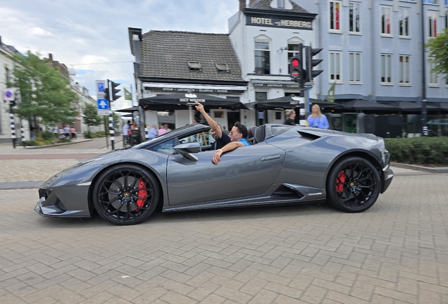 Lamborghini Huracán LP640-4 EVO Spyder