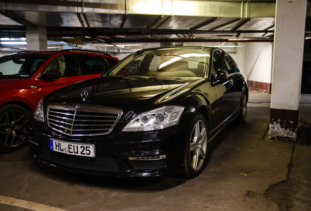 Mercedes-Benz S 63 AMG W221 2011