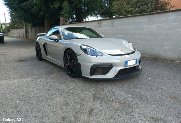 Porsche 718 Cayman GT4