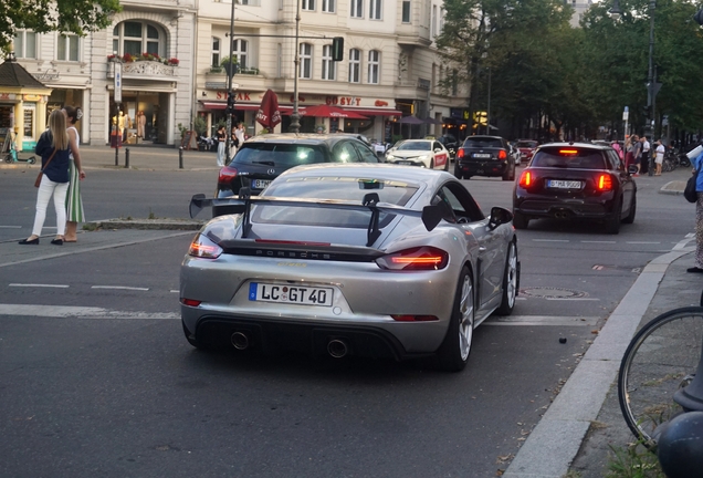 Porsche 718 Cayman GT4 RS Weissach Package