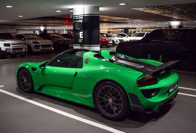 Porsche 918 Spyder Weissach Package
