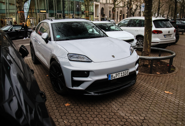 Porsche Macan EV Turbo
