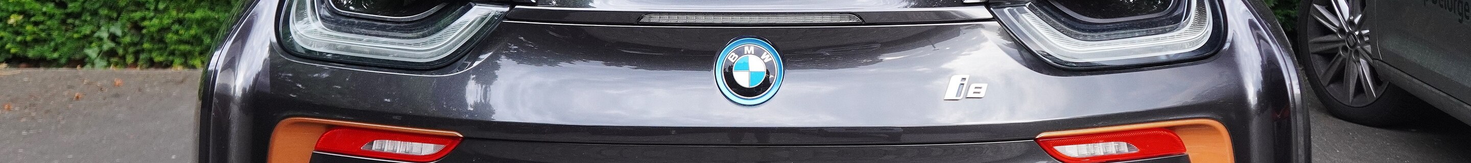 BMW i8 Roadster Ultimate Sophisto Edition