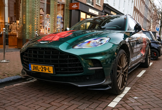 Aston Martin DBX707