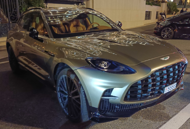 Aston Martin DBX707