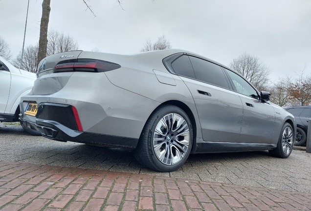 BMW M760e xDrive