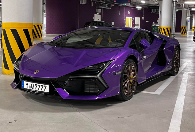 Lamborghini Revuelto