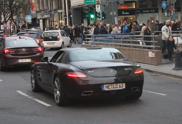 Mercedes-Benz SLS AMG