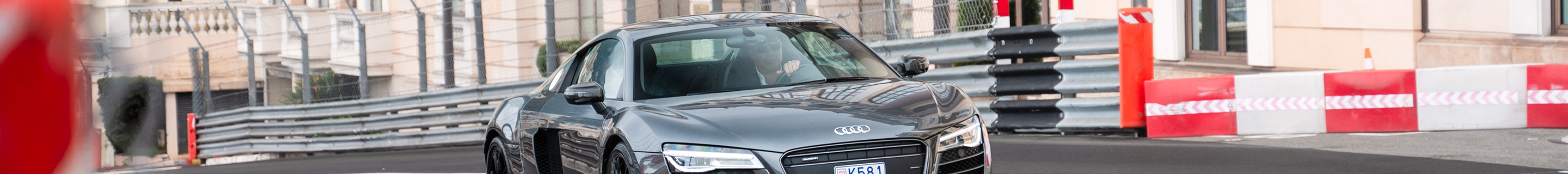 Audi R8 V10 Plus 2013