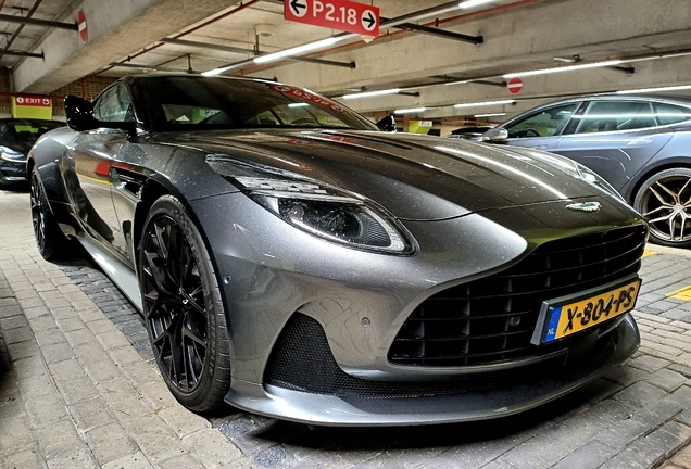 Aston Martin DB12