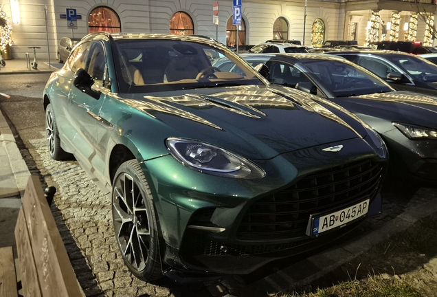 Aston Martin DBX707