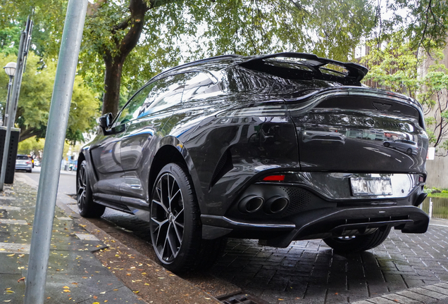 Aston Martin DBX707