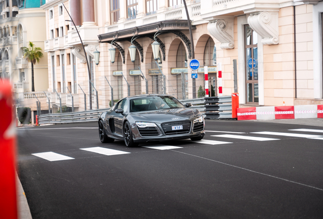 Audi R8 V10 Plus 2013