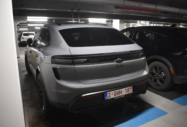 Porsche Macan EV Turbo