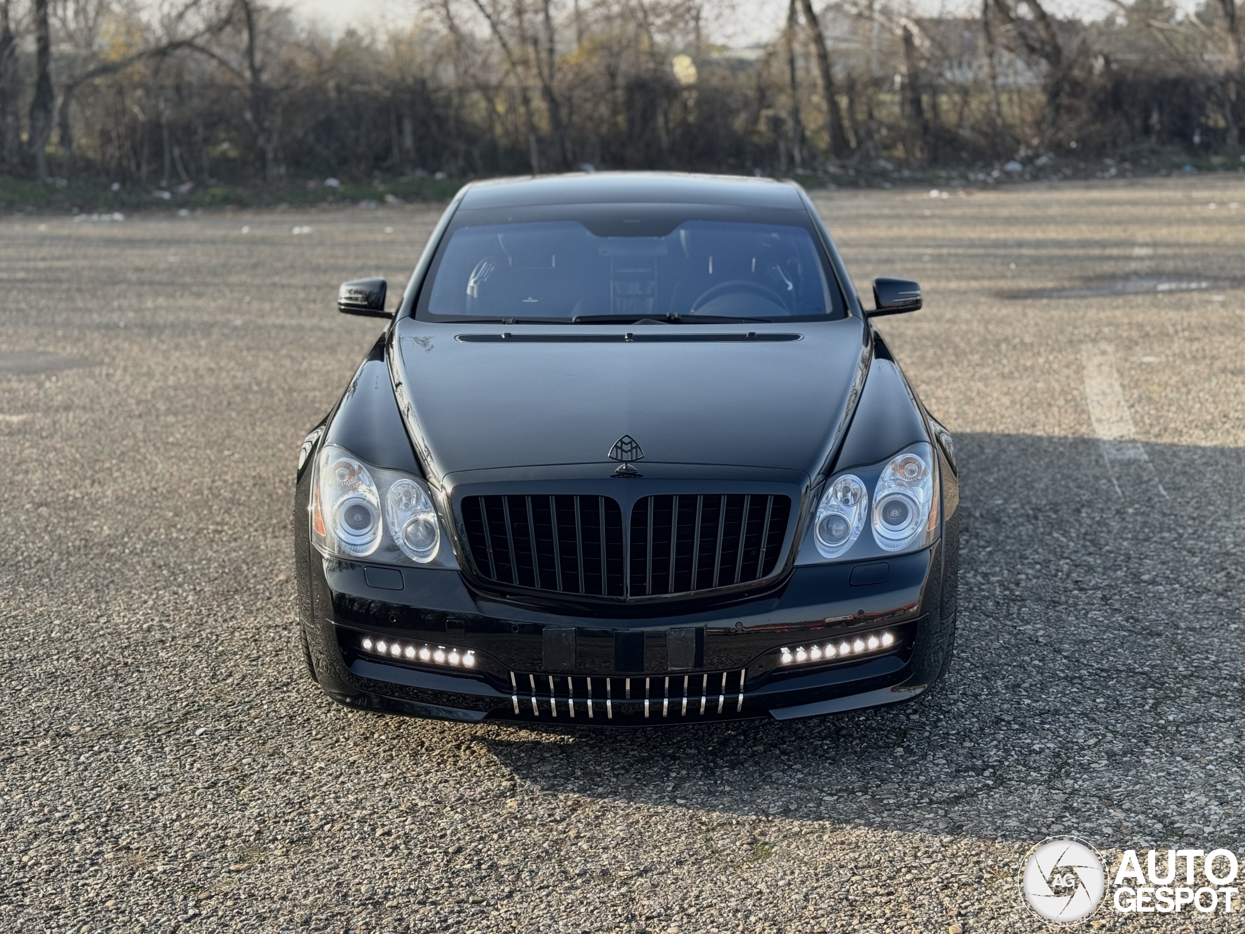 Zeldzame Xenatec 57S Cruisero Coupé gespot in Belgrado