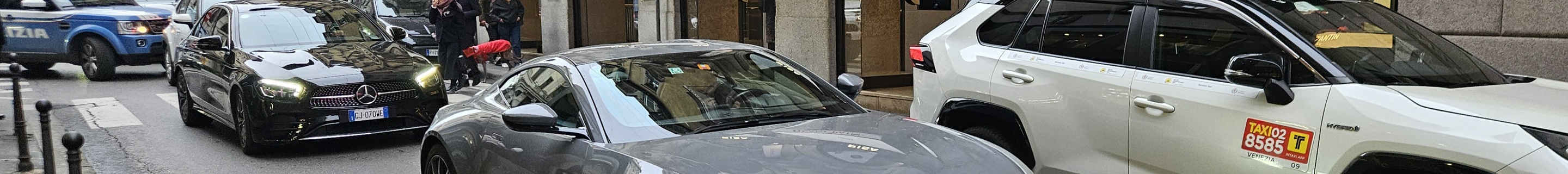 Aston Martin V8 Vantage 2018