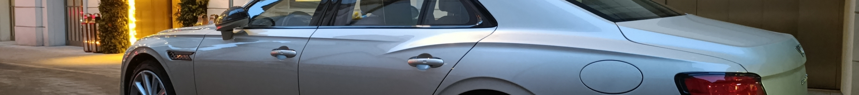 Bentley Flying Spur Hybrid Mulliner