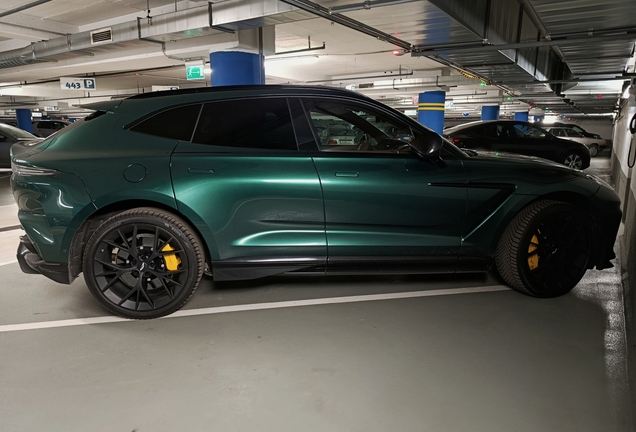 Aston Martin DBX707