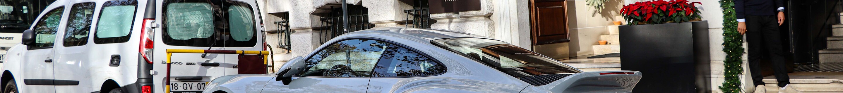 Porsche 992 Sport Classic