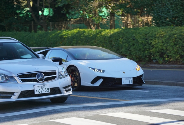 Lamborghini Huracán LP640-4 Performante