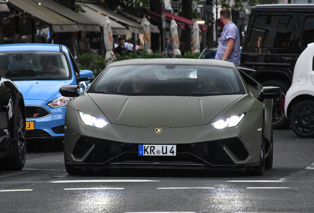 Lamborghini Huracán LP640-4 Performante