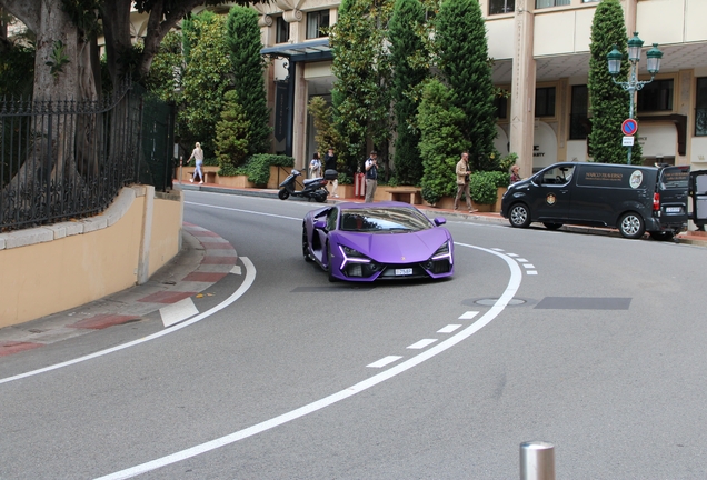 Lamborghini Revuelto