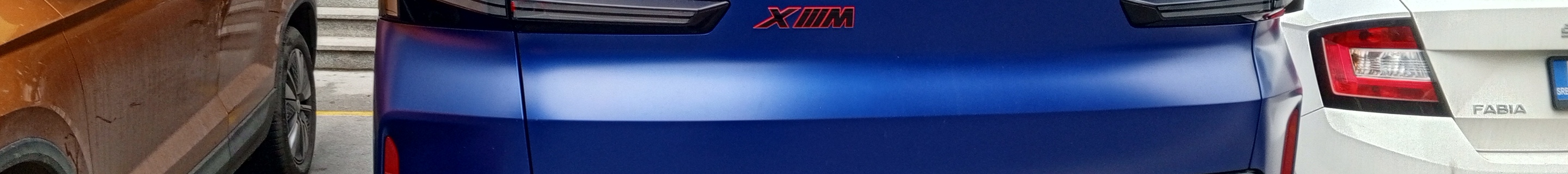BMW XM G09 Label Red