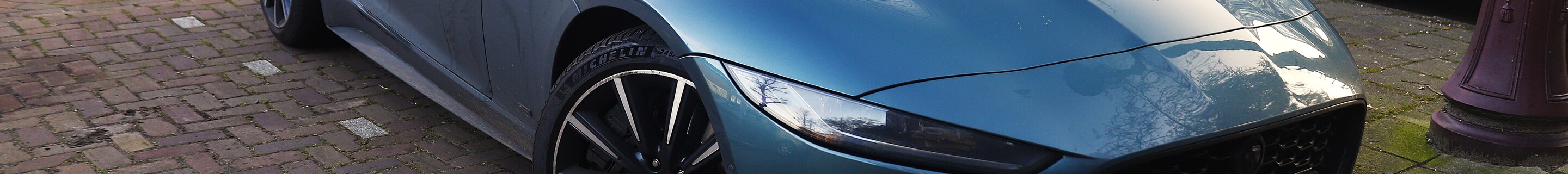 Jaguar F-TYPE P450 75 Convertible