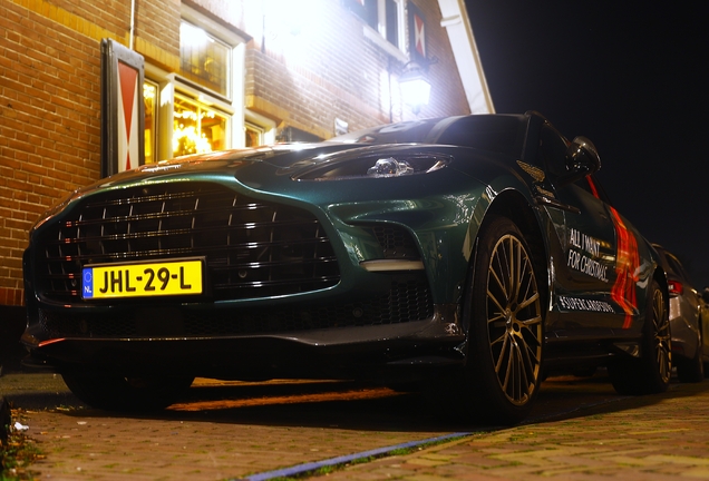 Aston Martin DBX707