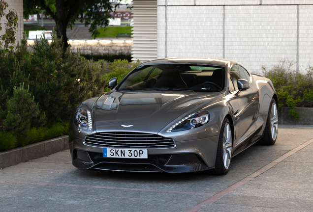 Aston Martin Vanquish 2013