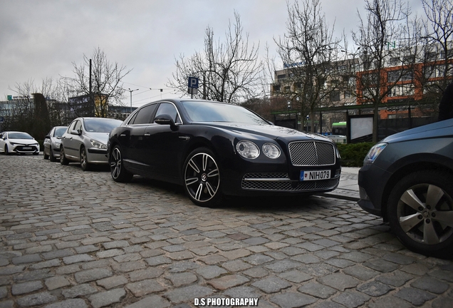 Bentley Flying Spur V8