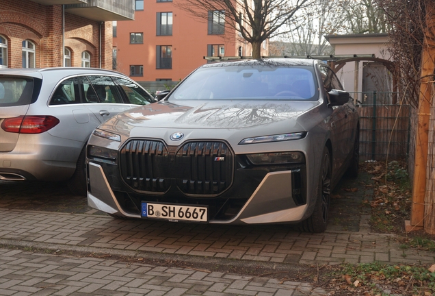 BMW M760e xDrive