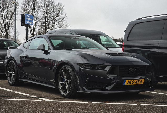 Ford Mustang Dark Horse 2024