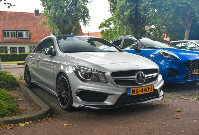 Mercedes-Benz CLA 45 AMG C117