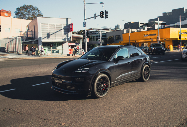Porsche Macan EV Turbo