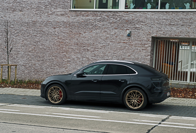 Porsche Macan EV Turbo