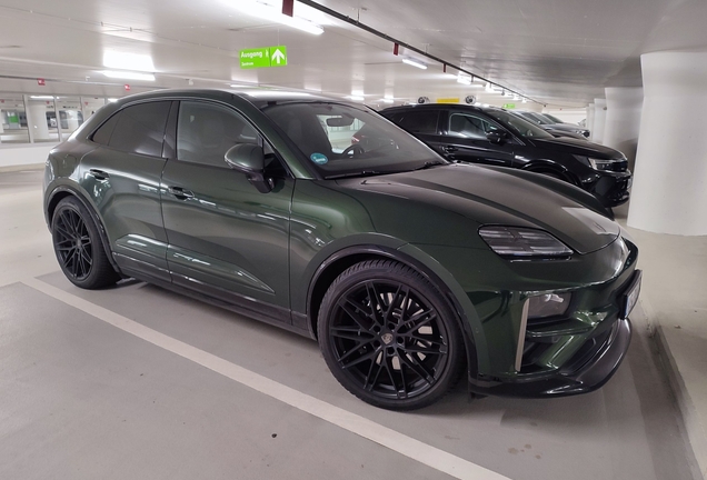 Porsche Macan EV Turbo